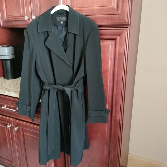 Black Gallery sz L Belted coat removable lining hidden buttons office minimalist - Picture 1 of 9